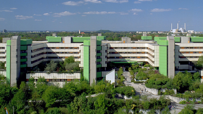 M&uuml;nchen Klinik partners to increase uptime and lower costs