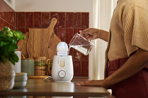 How to warm up formula and baby bottles