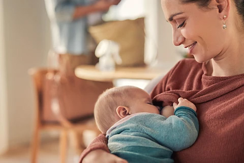 Tips for breastfeeding in public