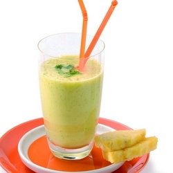 Pineapple and coriander juice with fresh ginger | Philips Chef Recipes