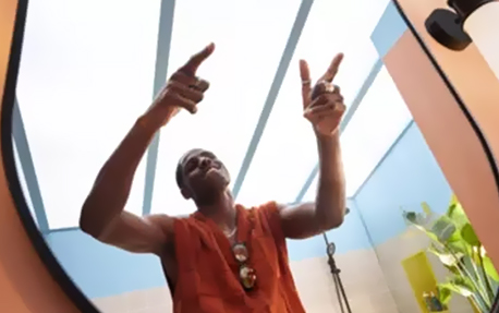 Hairy shoulders: remove shoulder hair confidently