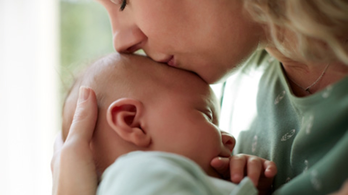 How to Breastfeed: The Beginner&rsquo;s Guide