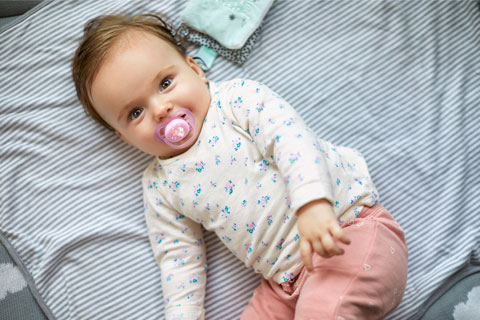 Newborns and dummies: A guide to using a dummy